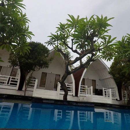 Gili Kulemba Bungalow กีลีตราวางัน ภายนอก รูปภาพ