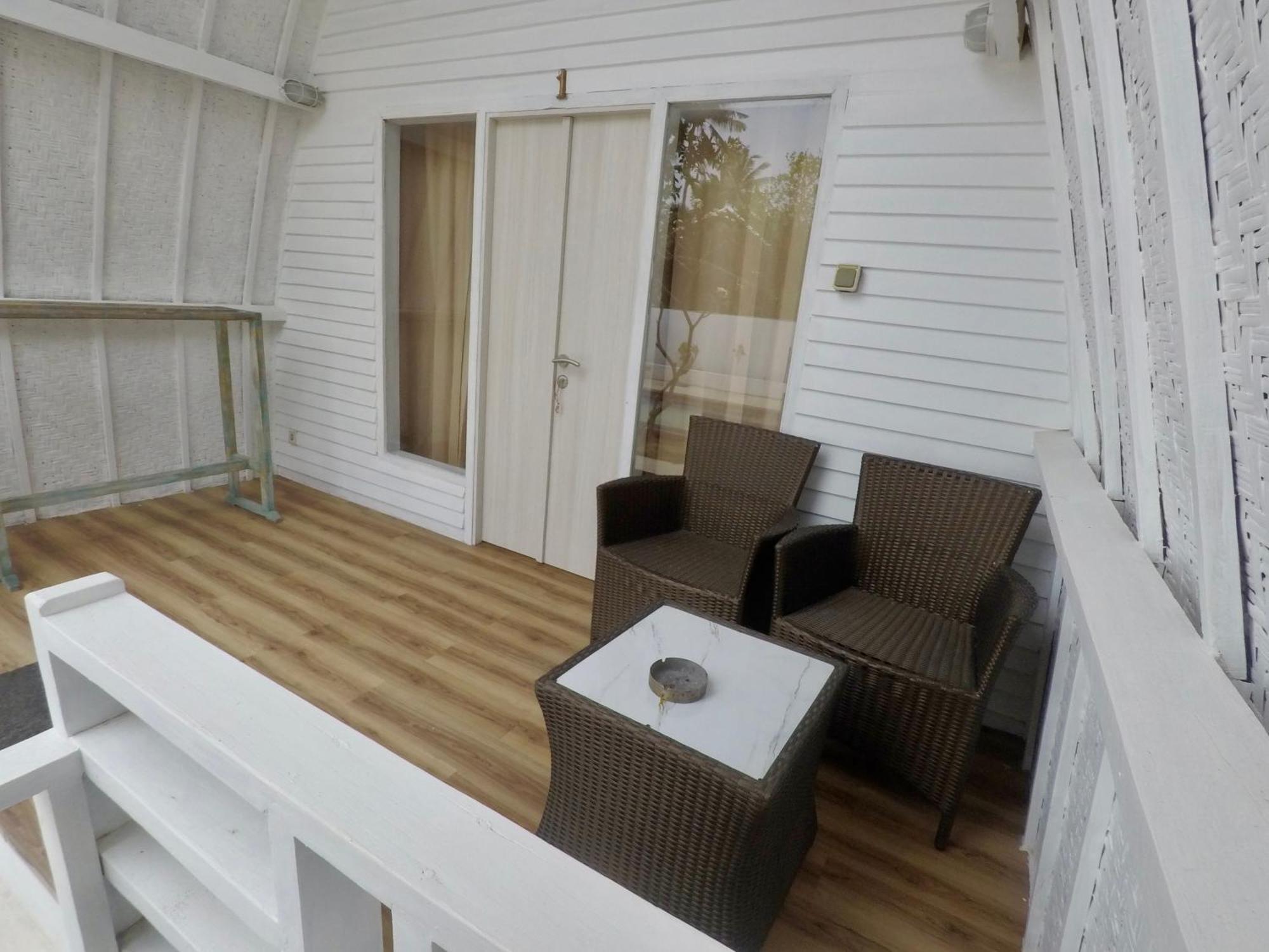 Gili Kulemba Bungalow กีลีตราวางัน ภายนอก รูปภาพ