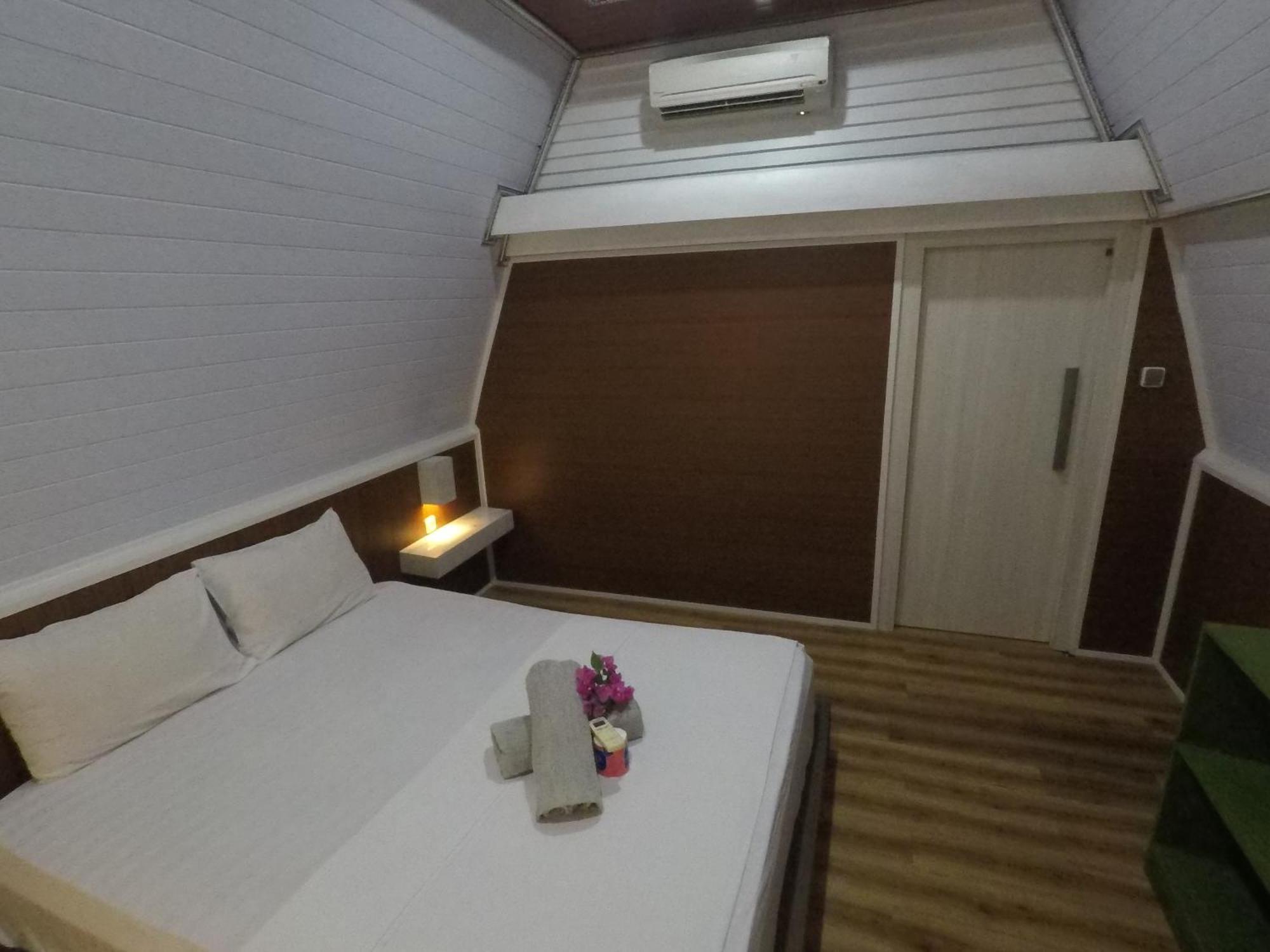 Gili Kulemba Bungalow กีลีตราวางัน ภายนอก รูปภาพ